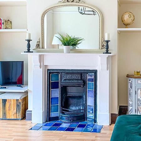 The Groves - Quaint Victorian Home - Free Parking Йорк Екстериор снимка
