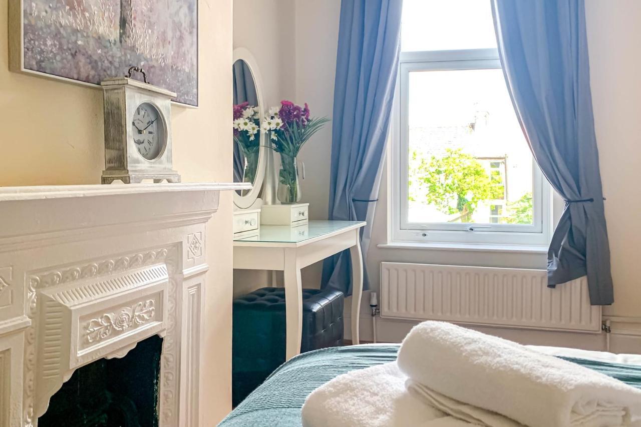 The Groves - Quaint Victorian Home - Free Parking Йорк Екстериор снимка