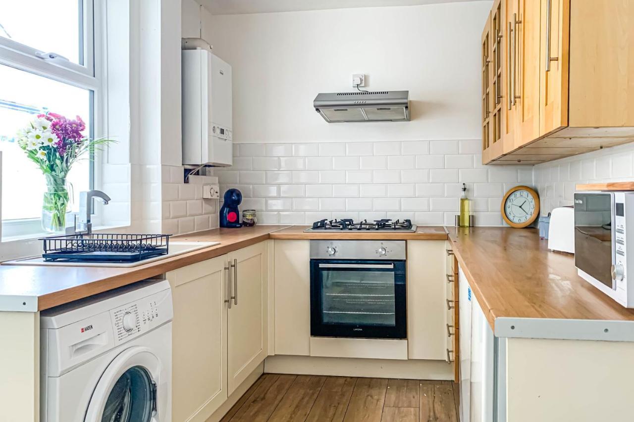 The Groves - Quaint Victorian Home - Free Parking Йорк Екстериор снимка